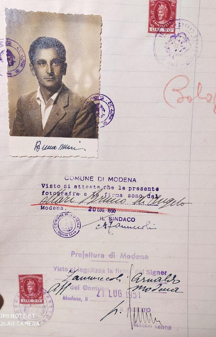 Certificato di residenza rilasciato a Bruno Mari dal comune di Modena