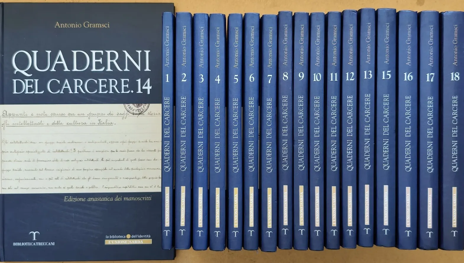 Quando la storia si tocca: a Matera l'edizione anastatica dei Quaderni del Carcere di Antonio Gramsci entra nel Museo del Comunismo e della Resistenza. 6 Quando la storia si tocca: a Matera l'edizione anastatica dei Quaderni del Carcere di Antonio Gramsci entra nel Museo del Comunismo e della Resistenza. 7