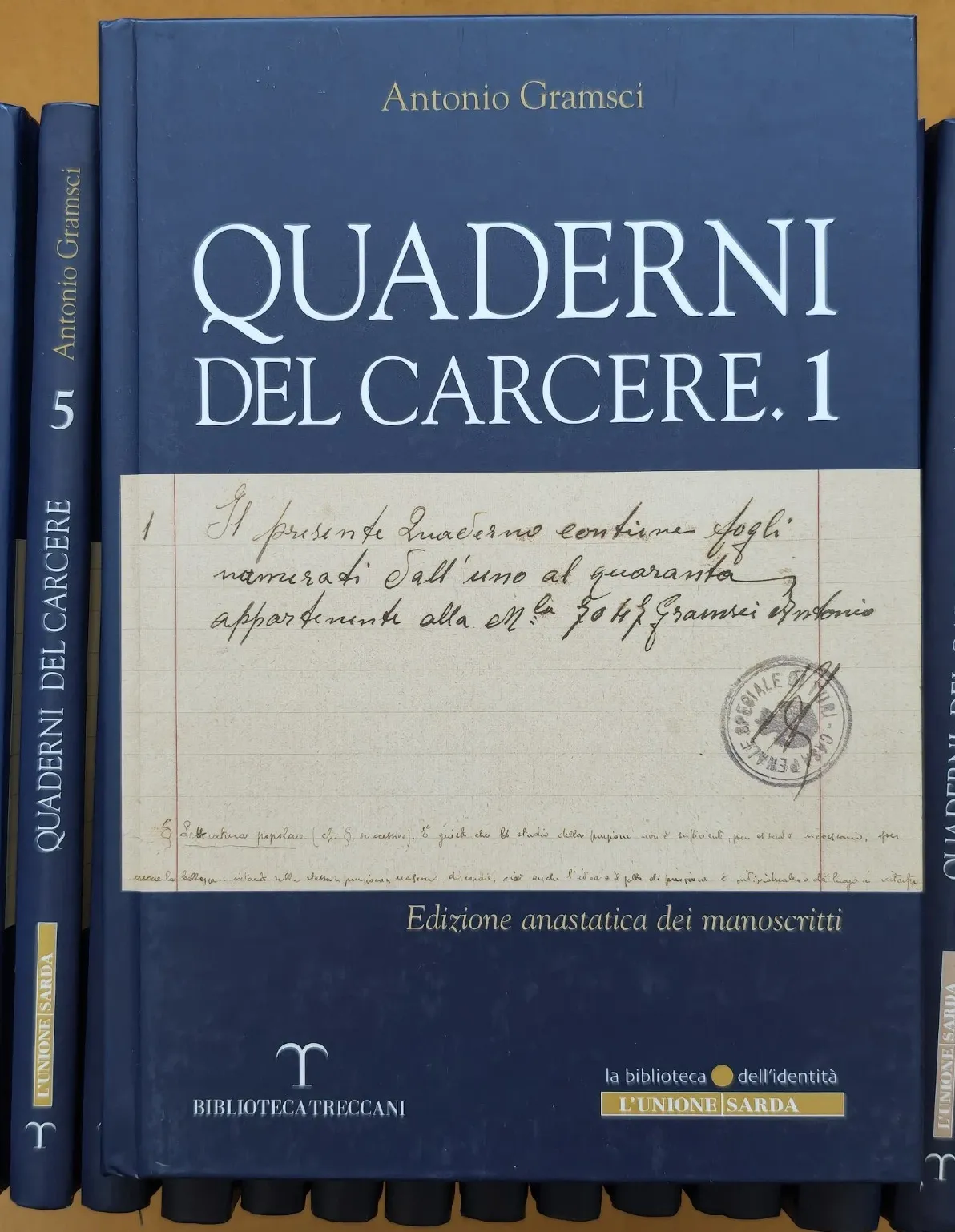 Quando la storia si tocca: a Matera l'edizione anastatica dei Quaderni del Carcere di Antonio Gramsci entra nel Museo del Comunismo e della Resistenza. 5 Quando la storia si tocca: a Matera l'edizione anastatica dei Quaderni del Carcere di Antonio Gramsci entra nel Museo del Comunismo e della Resistenza. 6